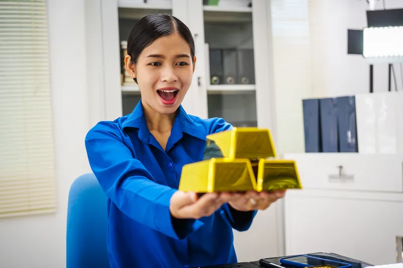 Mua vàng, mua đất hay khởi nghiệp